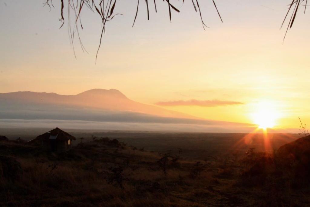 Osiligilai Maasai Lodge Sanya Juu Eksteriør billede